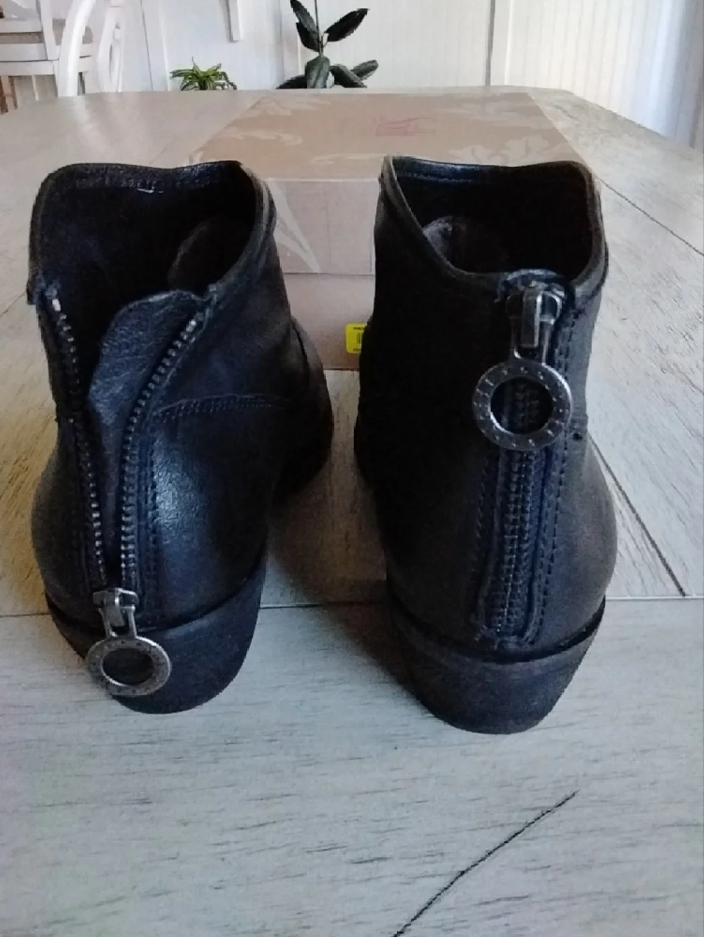 NWT Sofft Aisley Black Leather Ankle Booties with Back Zip, Size 9. - Picture 4 of 6